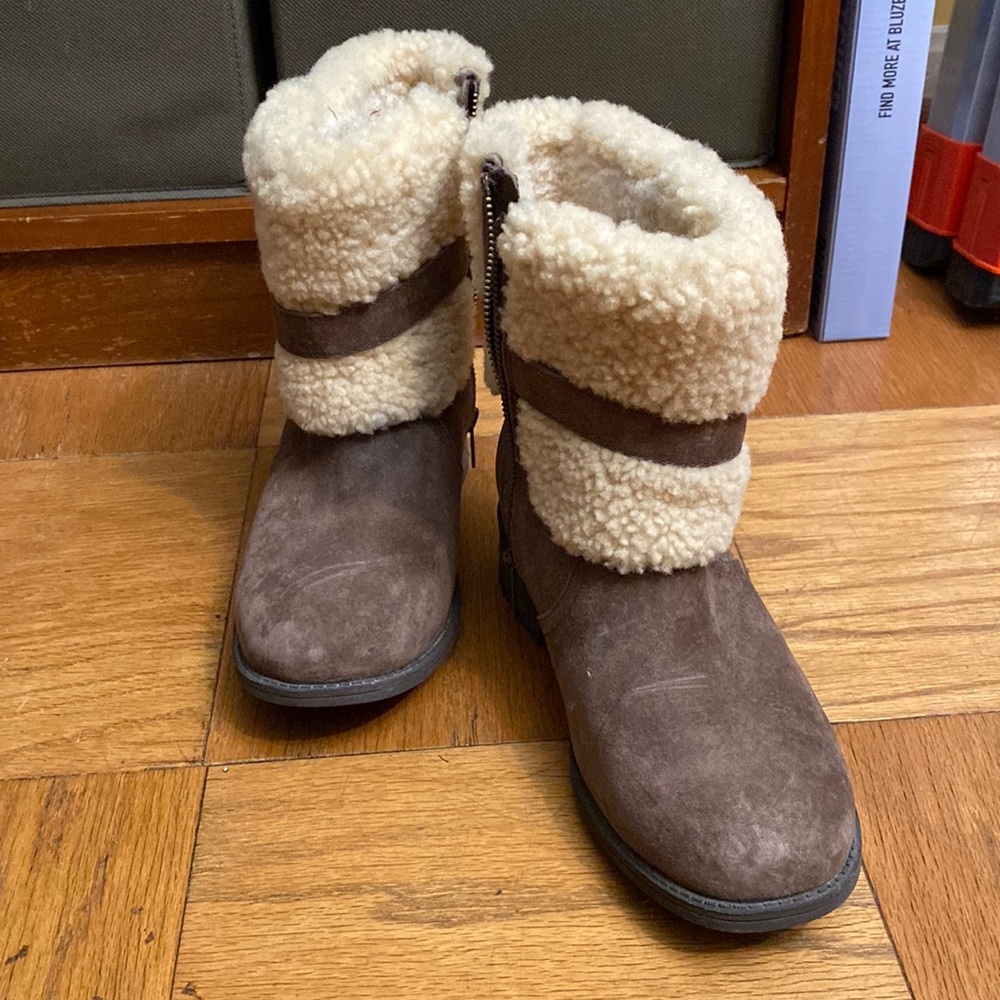 UGG Boots Size 6 in excellent condition